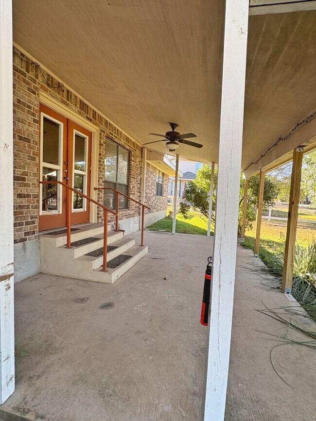 Building Photo - 139 Glenvalley Cir