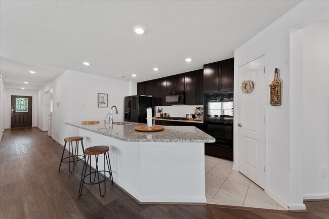 Building Photo - 1106 Upton Ct