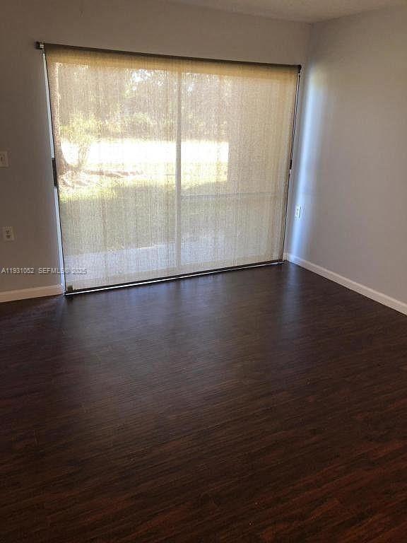 Building Photo - 1133 N Benoist Farms Rd