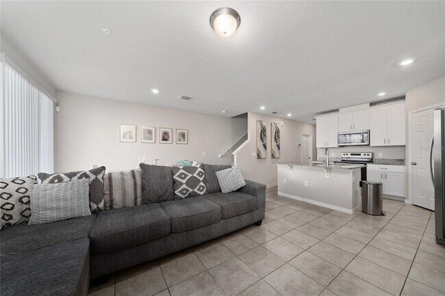 Building Photo - 2043 Harebell Ln