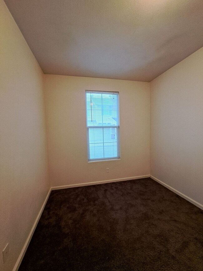 Building Photo - Single-Level 2BR Home with 2-Car Garage!