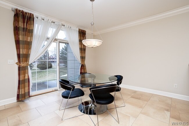 Building Photo - 9 Hidden Creek Ct