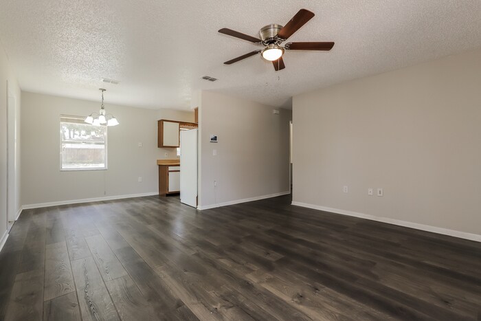 Building Photo - 4035 Dietz Rd