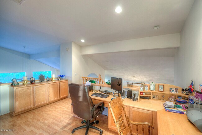 Building Photo - 553 N Kimberlee Way