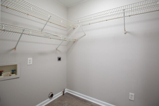 Building Photo - 631 Saddlewood Dr