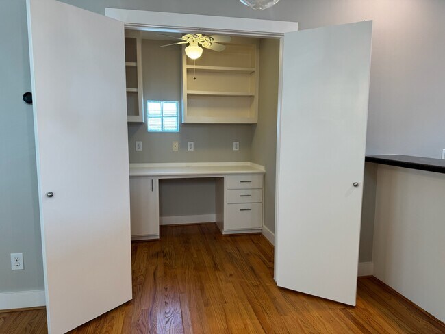 Building Photo - 9716 Linkmeadow Ln