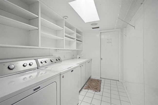 Building Photo - 431 Hedwig Rd