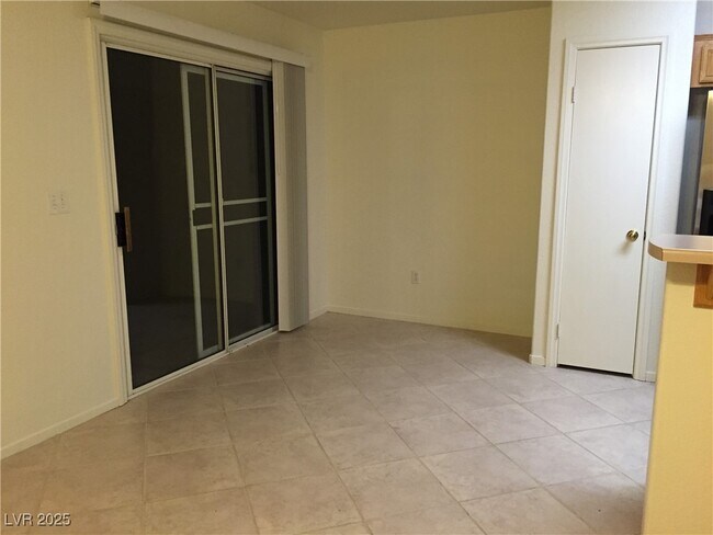Building Photo - 1576 Comfort Hills St