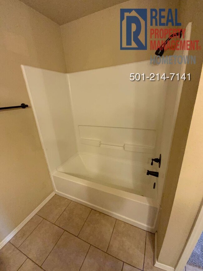 Building Photo - 14902 Parkway Meadows Dr