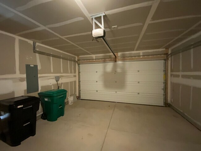 Building Photo - 3 Bedroom Single Story New Build in Lomas Encantadas in Rio Rancho!