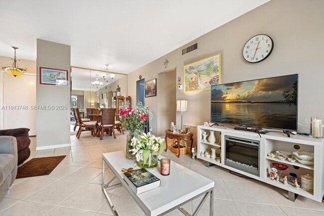 Building Photo - 400 S Cypress Rd