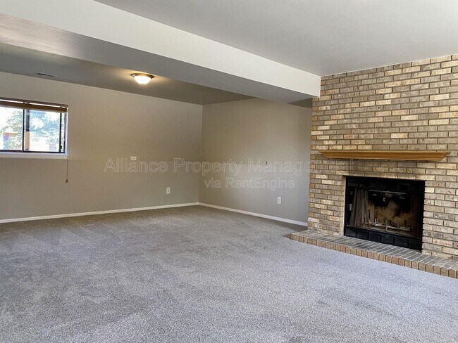 Building Photo - 5945 Breeze Ct