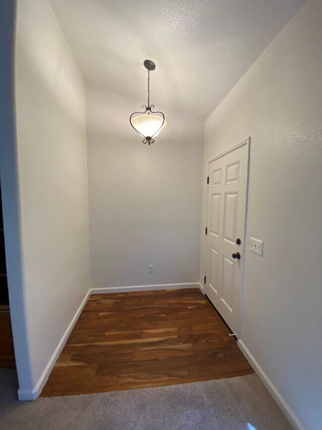 Building Photo - Lovely 2 bedroom, 2 bath home on Dolcetto Court coming soon!