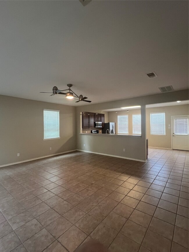Building Photo - 2129 Kemah Village Dr