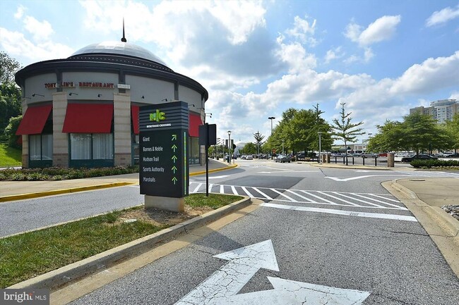 Building Photo - 4709 Edgefield Rd