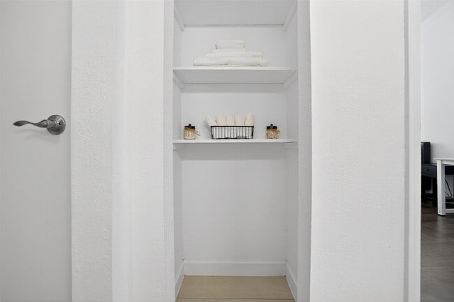 Building Photo - 3770 Lovers Wood Ln