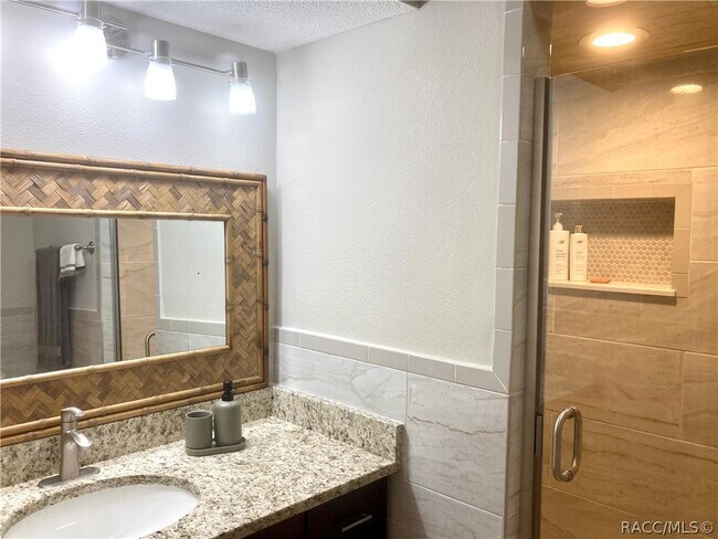 Building Photo - 11449 W Bayshore Dr