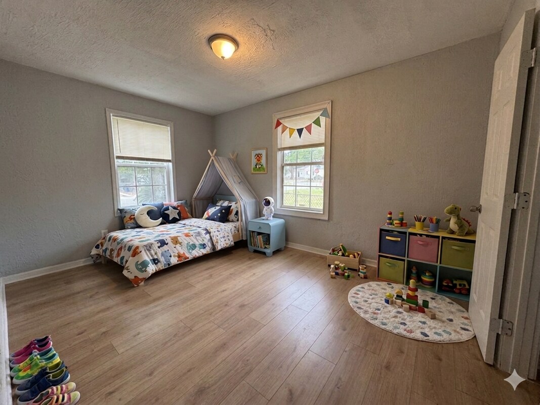 Building Photo - 8016 Lexington Dr