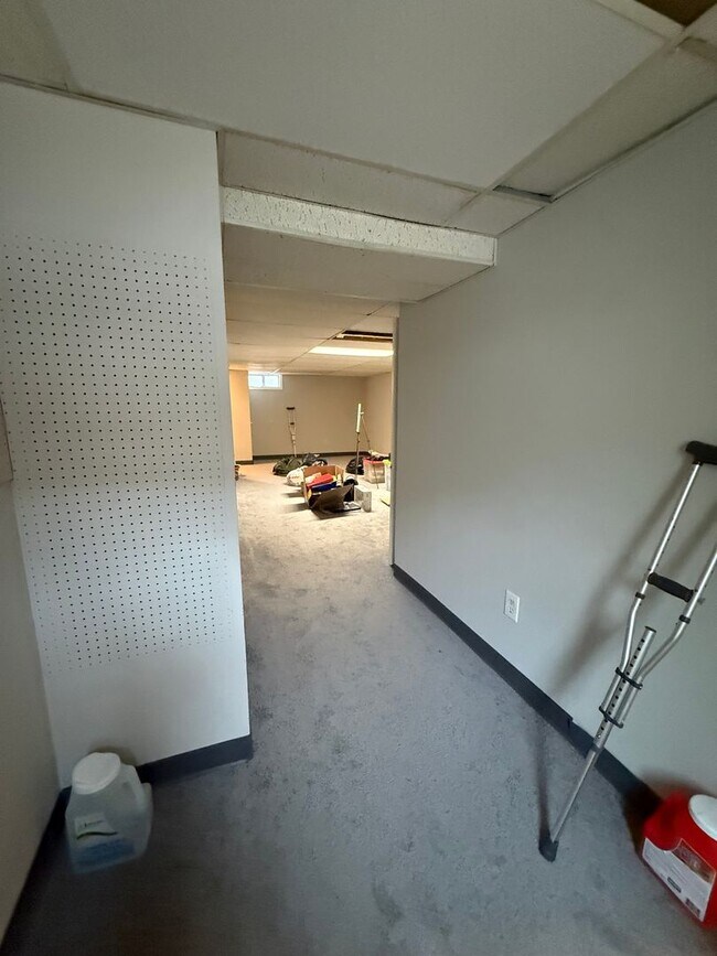 Building Photo - 407 Pine St