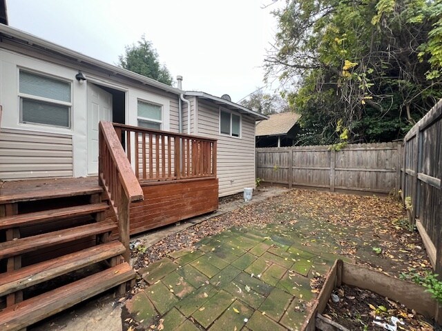 Building Photo - 278 E 9th St