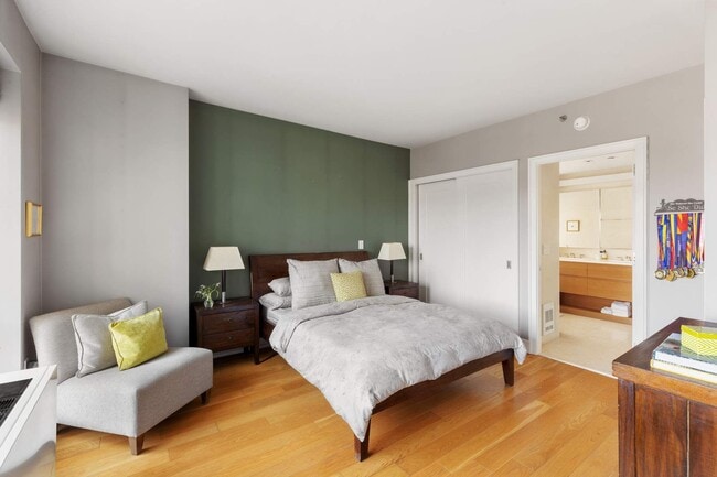 Building Photo - 1280 5th Ave