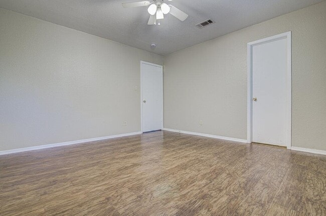 Building Photo - 819 Sirocco Dr