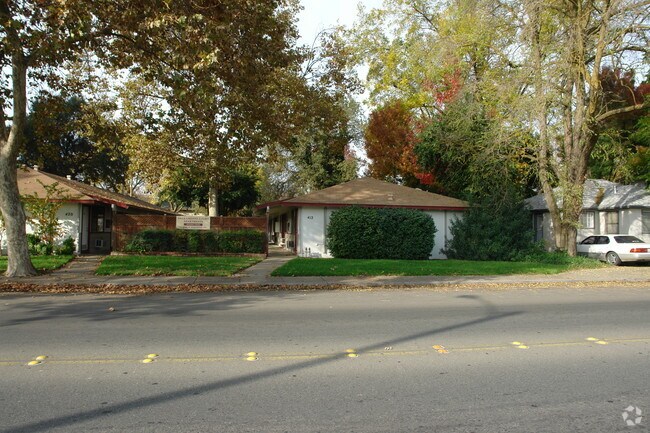 Primary Photo - 412 W Sacramento Ave
