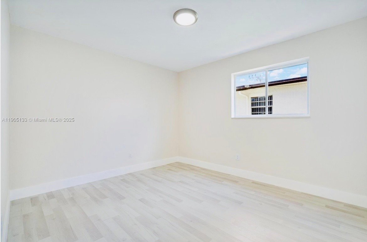 Building Photo - 4220 SW 21st St