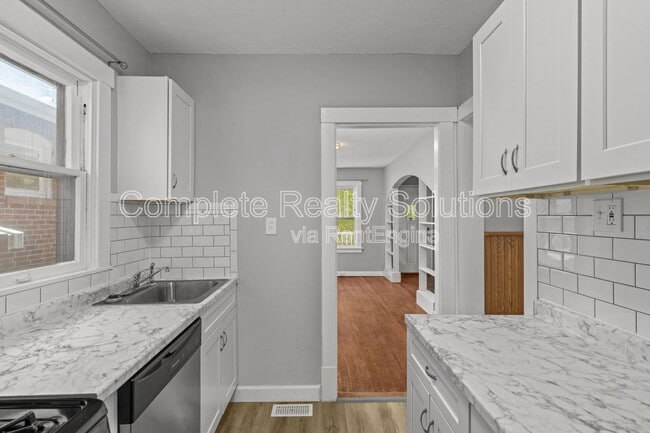 Building Photo - 40 S Hartnett Ave