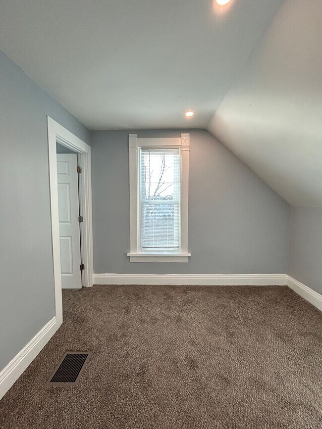 Building Photo - Coming Soon! Updated & Cozy 4-Bedroom Home