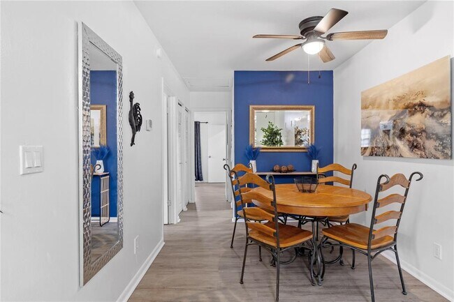 Building Photo - 2819 Marconi St