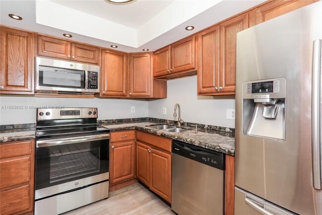 Building Photo - 3406 Ave Villandry