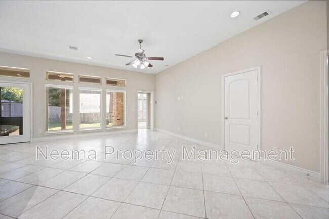 Building Photo - 115 Pine Crest Cir