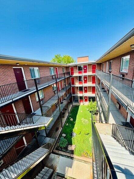 Building Photo - Joliet Towers