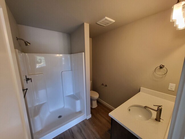 Building Photo - 61570 SE Lucia St