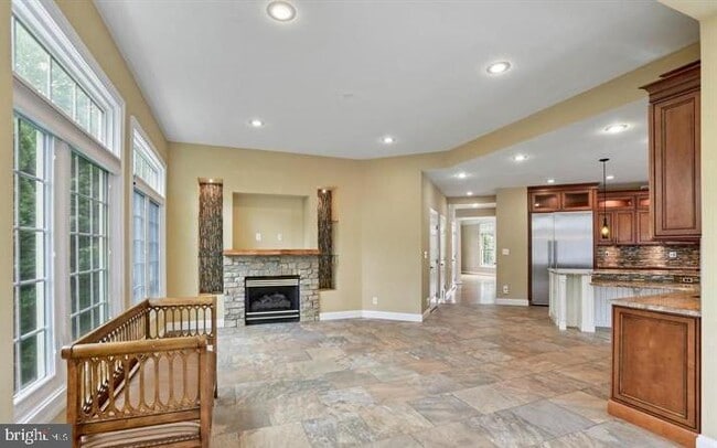 Building Photo - 2054 Madrillon Rd