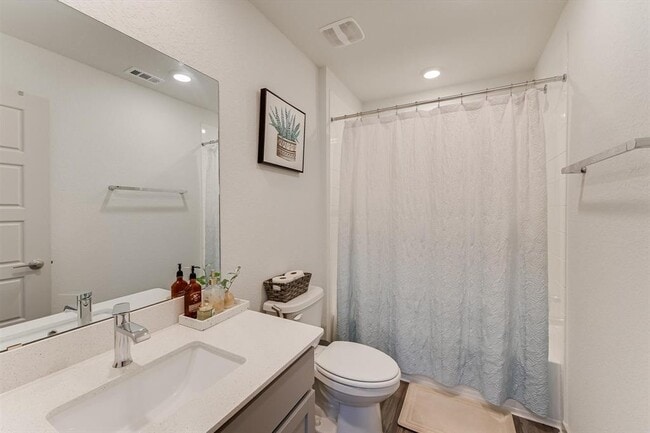 Building Photo - 14013 Zuhause Dr