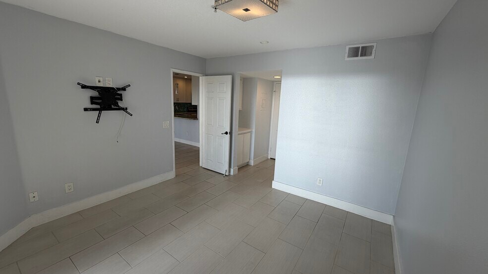 Building Photo - 1200 Pacific Coast Hwy