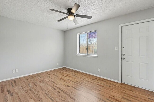 Building Photo - 1045 Happy Holw