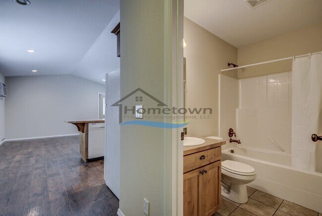Building Photo - 2852 N Julie Ann Ct