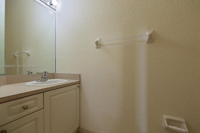 Building Photo - 1947 SE 24th Terrace