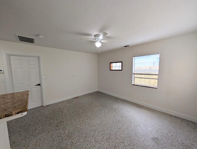 Building Photo - 124 146th Ave E