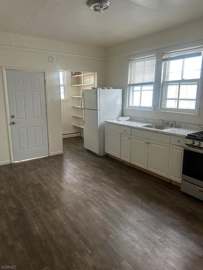 Building Photo - 70 Palm St