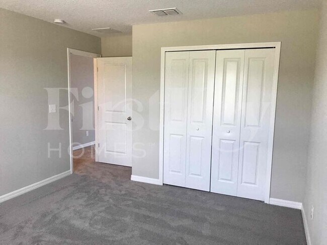 Building Photo - 9652 Sage Creek Dr