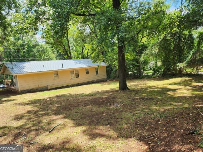 Building Photo - 583 Danielsville St