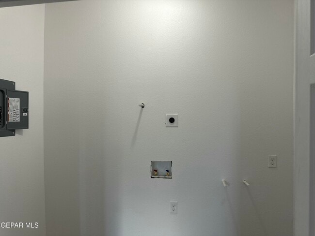 Building Photo - 12742 Acevedo Dr