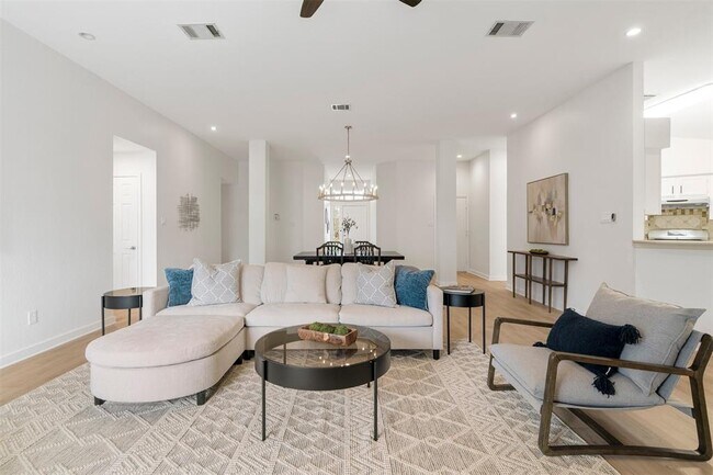 Building Photo - 8104 Doe Meadow Dr