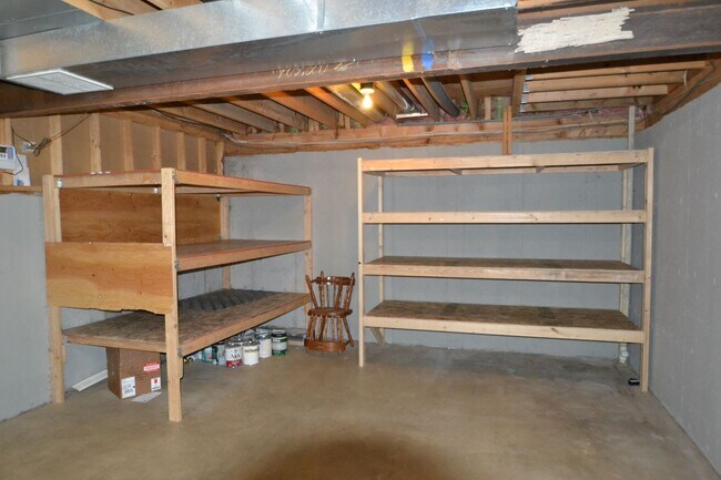 Building Photo - Mountain Shadows 3 Bedroom home with AC