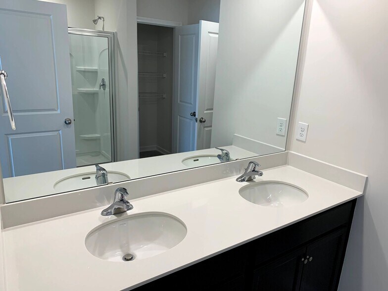 Building Photo - 453 Sea Grit Ct