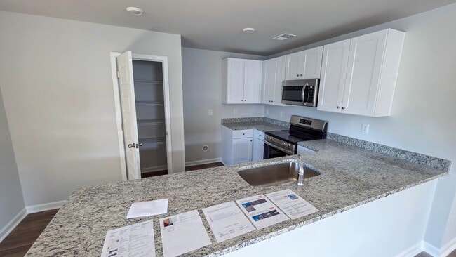 Building Photo - 137 Indigo Pl